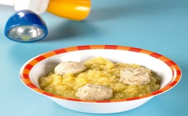 Puré de papa y quinua con albondiguitas de alcachofa